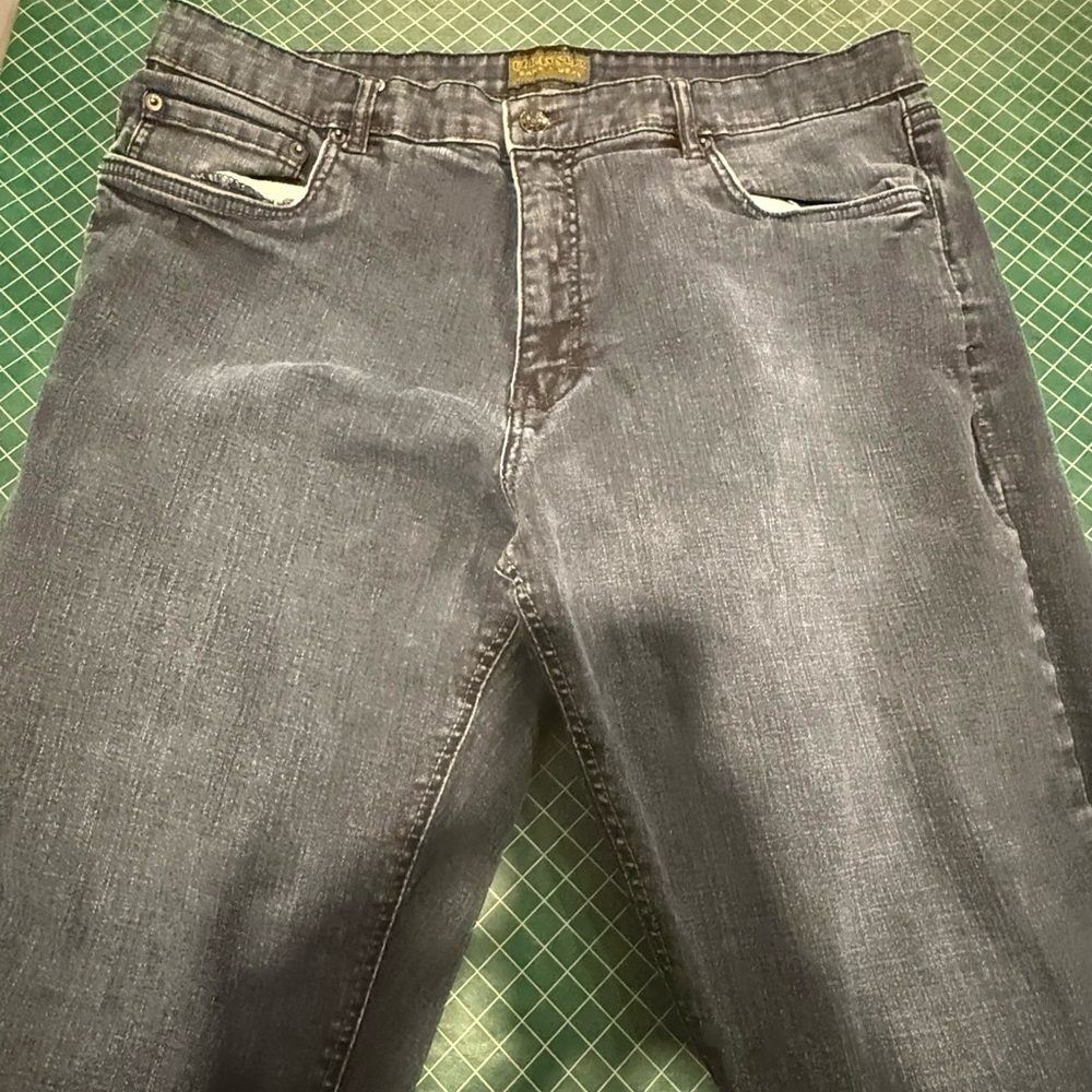 Classic Men's Straight Jeans in Gray
